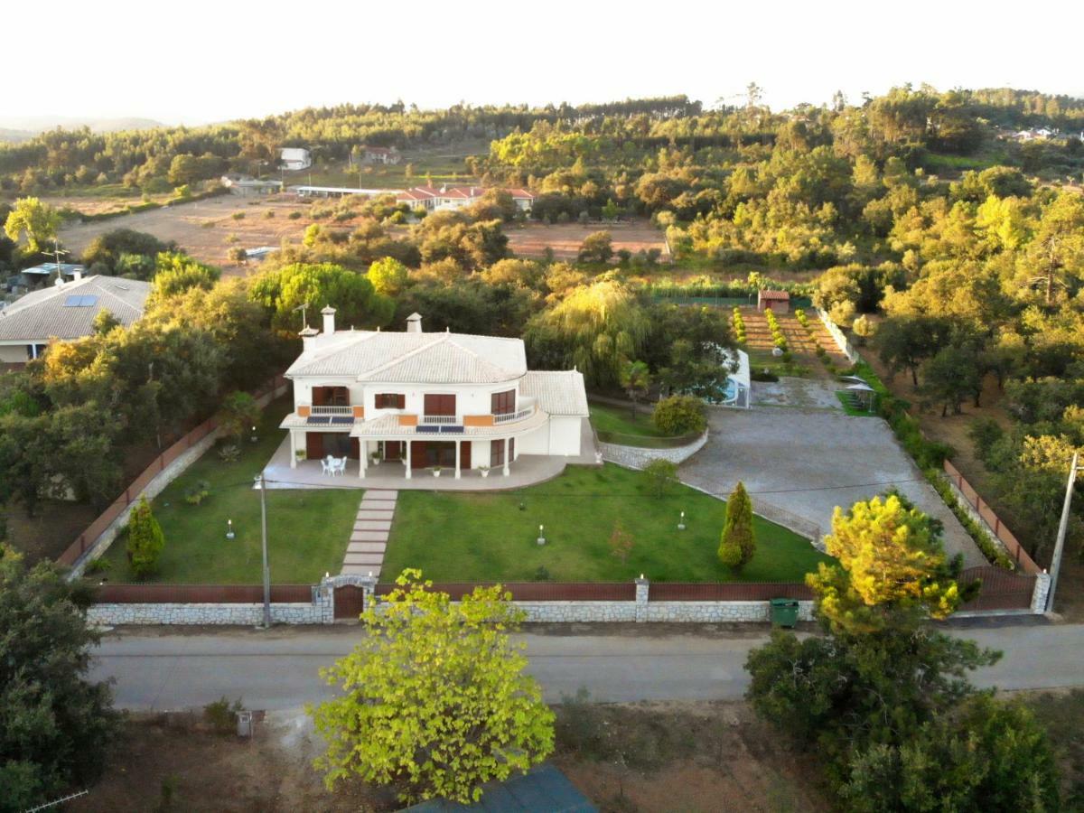 فيلا Casa Do Casalinho Avelar المظهر الخارجي الصورة
